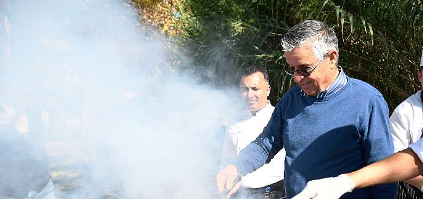 kemer-belediye-baskani-necati-topaloglundan-ogrencilere-mangal-partisi-duzenledi.jpg