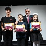kemerde-ogretmenler-gunu-programi-duzenlendi.jpg