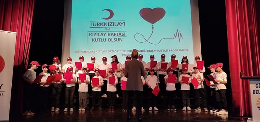 kizilay-haftasinda-golcuklu-ogrenciler-odullendirildi.jpg