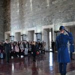 koruncuk-vakfi-ailesi-koruncuklar-ile-anitkabirde-atanin-huzuruna-cikti.jpg