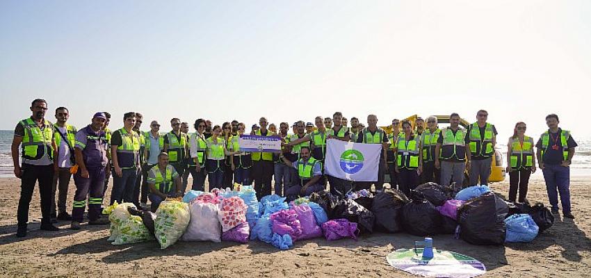 mersin-uluslararasi-limani-calisanlari-geleneksel-go-green-kampanyasi-kapsaminda-yarim-ton-atik-topladi.jpg