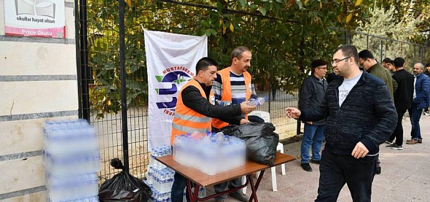 mustafakemalpasa-belediyesi-kpssye-giren-adaylarin-heyecanlarina-ortak-oldu.jpg