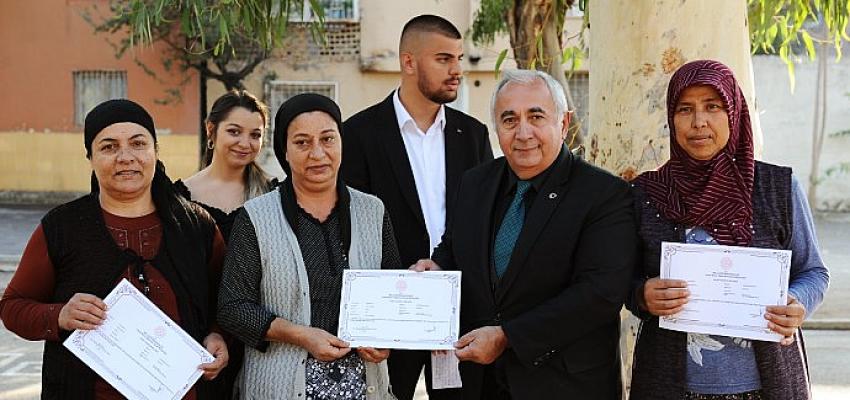 okur-yazarlik-kursuyla-20-kadin-hayallerine-kavustu.jpg