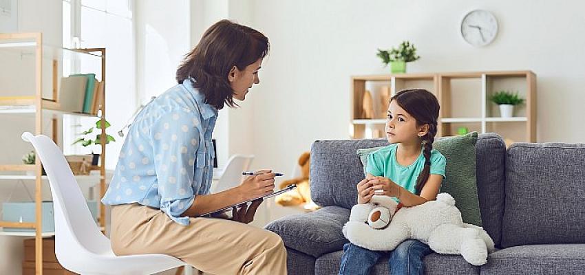psikolog-dil-konusma-terapisi-ve-pedagog-servislerinde-artis-gozlemlendi-okullar-acildi-cocuklar-ve-gencler-icin-psikolojik-destek-talepleri-artti.jpg