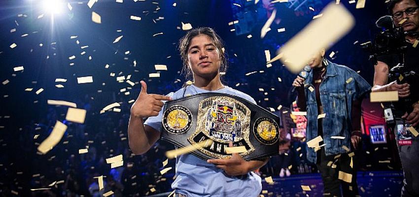 red-bull-bc-one-dunya-finalinin-kazananlari-b-girl-india-ve-b-boy-victor-oldu.jpg