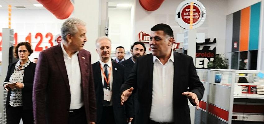 rektor-prof-dr-budak-universite-sanayi-is-birliklerini-adim-adim-ileriye-tasiyoruz.jpg