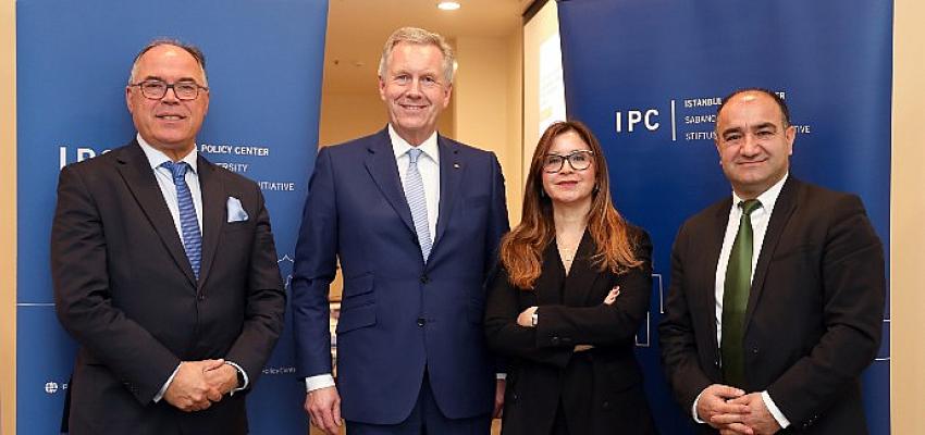 sabanci-universitesi-ipm-eski-almanya-cumhurbaskani-christian-wulffu-agirladi.jpg