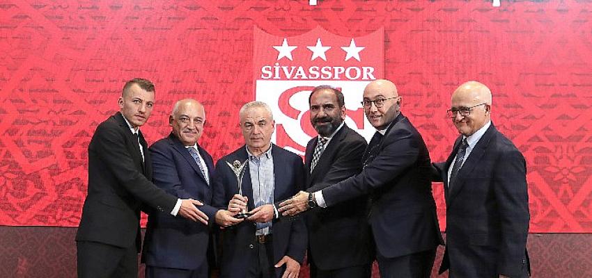 sezonun-ilk-fair-play-adil-oyun-odulleri-duzenlenen-torenle-sahiplerini-buldu.jpg