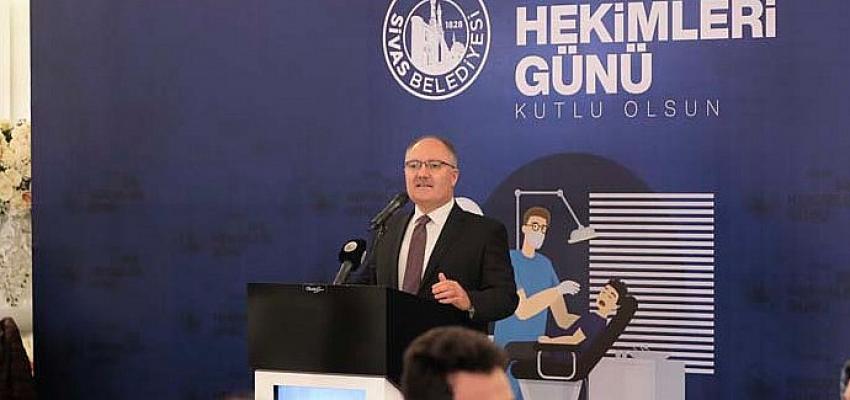 sivas-belediye-baskani-hilmi-bilgin-dis-hekimlerini-unutmadi.jpg