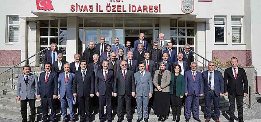 sivas-belediye-baskani-hilmi-bilgin-il-genel-meclisine-konuk-oldu.jpg
