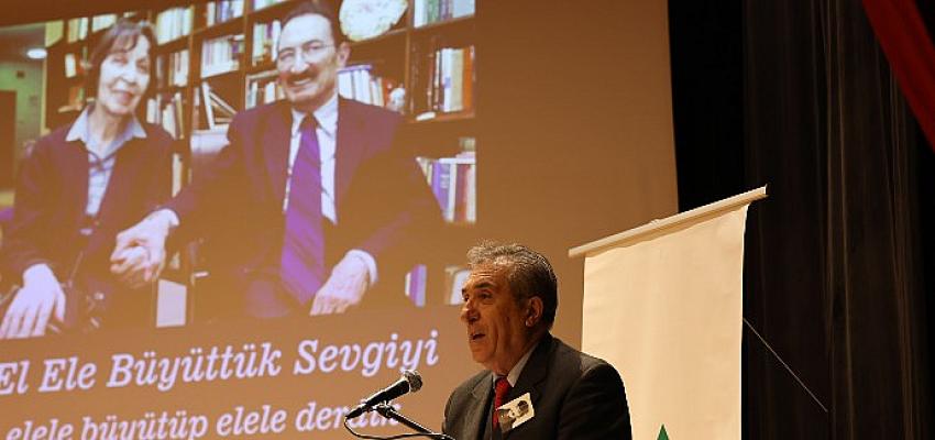 siyasetin-karaoglani-bulent-ecevit-anildi.jpg