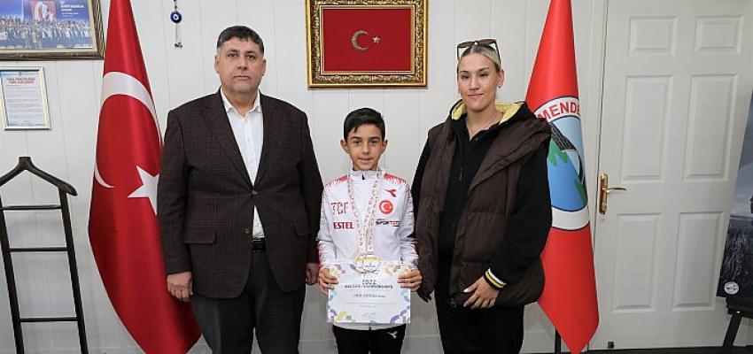 sporculardan-baskan-v-ozkana-ziyaret.jpg
