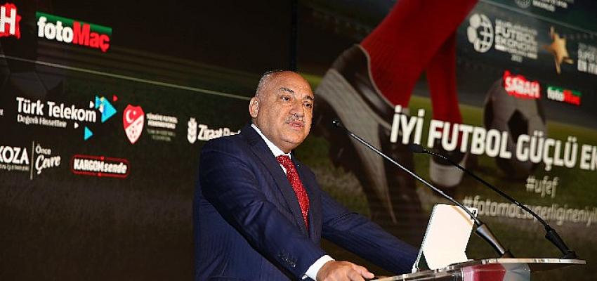 tff-baskani-mehmet-buyukeksi-uluslararasi-futbol-ekonomi-forumunda-konustu.jpg