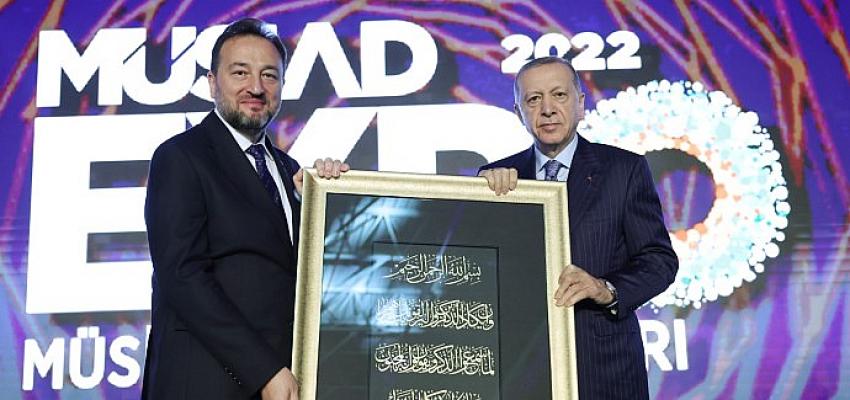 ticari-diplomasinin-kalbi-musiad-expoda-atti.jpg
