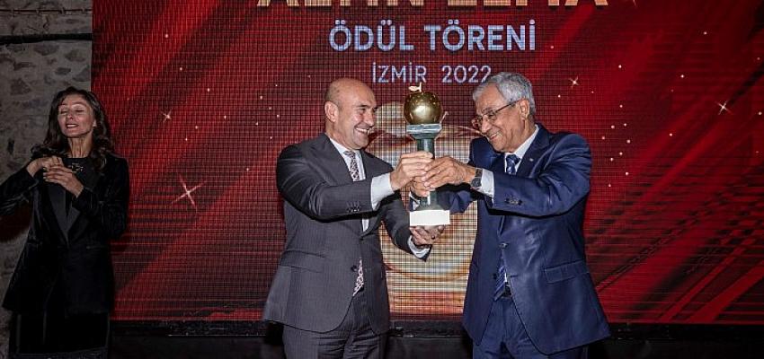 turizmin-oscar-odulu-izmir-buyuksehir-belediyesine.jpg