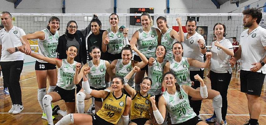 voleybolda-korfez-derbisi-altinolukun.jpg