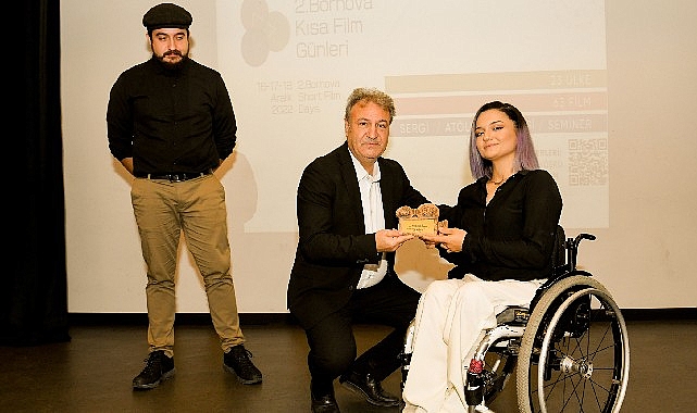 2-bornova-kisa-film-gunleri-duvar-ile-acildi.jpg