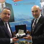 antalya-buyuksehir-belediye-baskani-muhittin-bocek-izmir-turizm-fuarinin-onur-konugu.jpg