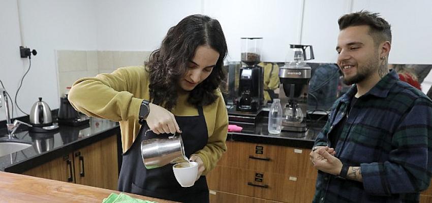 barista-egitimi-devam-ediyor.jpg
