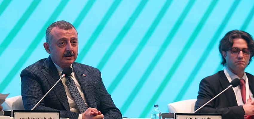 baskan-buyukakin-insan-kaynaginiz-yetismemisse-dunya-ile-rekabet-edemezsiniz.jpg