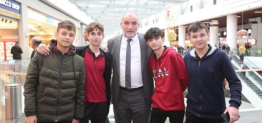 baskan-sandikci-engelleri-sevgiyle-birlikte-asiyoruz.jpg