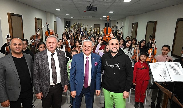 baskan-topaloglu-sanatci-bora-duran-ile-bir-araya-geldi.jpg