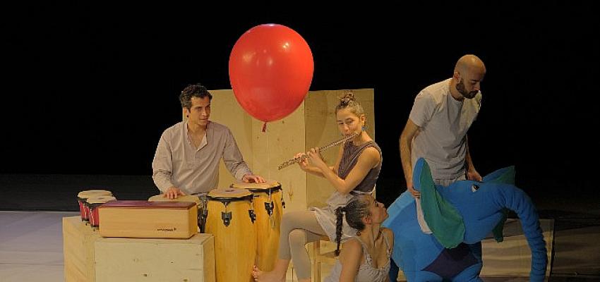 kelebek-kids-atta-festival-is-birligi-ile-turkiyede-ilk-kez-ozel-gereksinimli-cocuklar-tam-bir-tiyatro-deneyimi-yasadi.jpg
