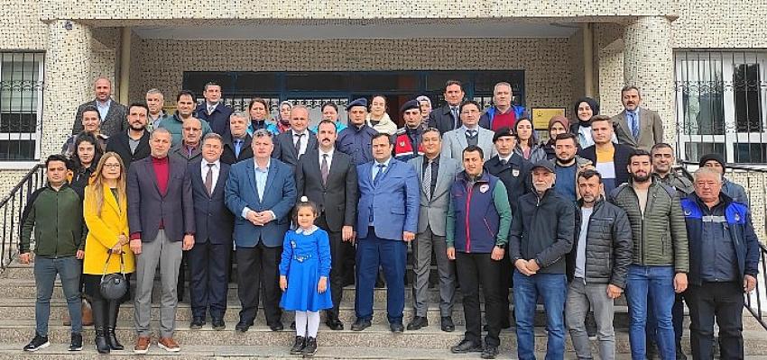 kinikta-ogrencilerle-saglikli-beslenme-egitimi.jpg