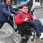 konakta-engelsiz-yol-icin-yuruduler.jpg