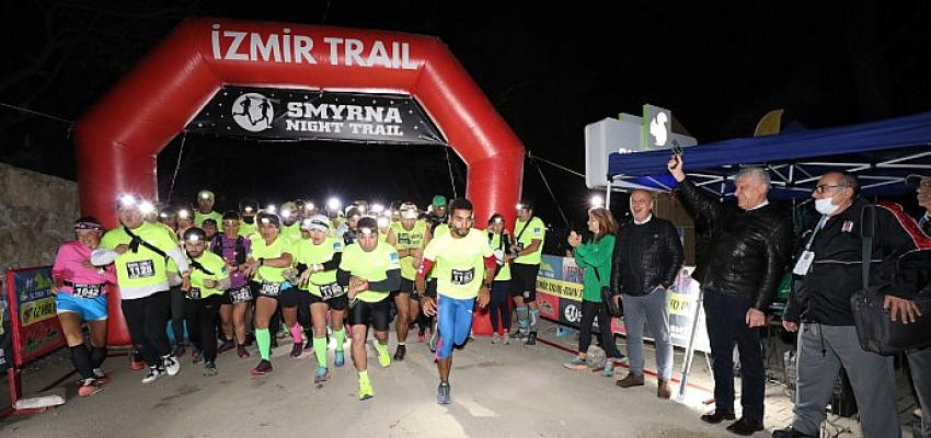 narlidere-smyrna-night-traile-ev-sahipligi-yapti.jpg