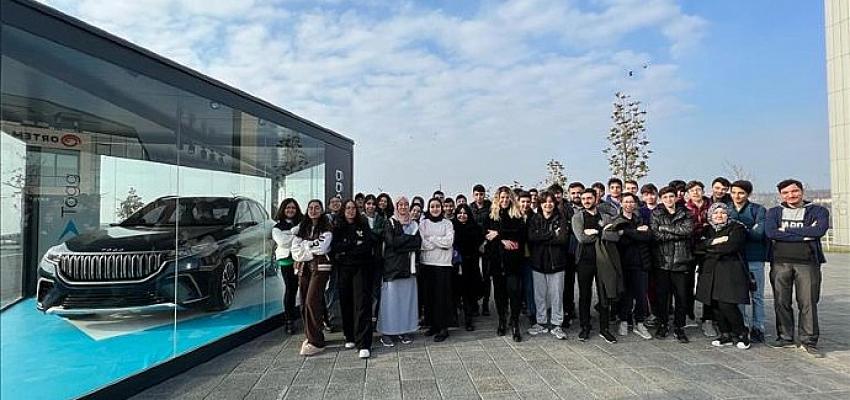 ogrenciler-inegol-belediyesi-ile-bilisim-vadisini-kesfediyor.jpg
