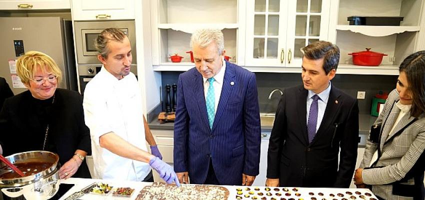 rektor-prof-dr-budak-alaninda-cigir-acan-bir-akademiyi-sektore-kazandirdik.jpg