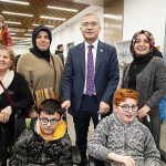 tebessum-kahvesinin-down-sendromlu-gencleri-90lar-dans-gosterisi-ile-herkesi-buyuledi.jpg