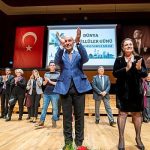 tunc-soyer-izmir-felaketleri-gonullulukle-asti.jpg