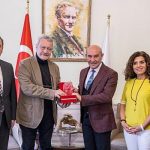 tunc-soyere-barisa-omur-boyu-emek-odulu.jpg