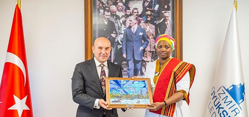 uganda-ankara-buyukelcisi-nusura-tiperu-baskan-tunc-soyeri-ziyaret-etti.jpg