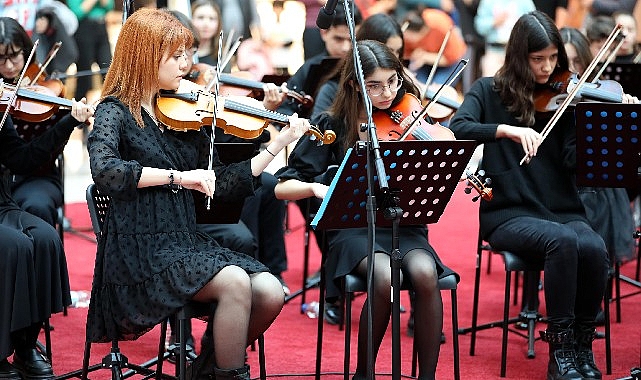 cocuk-senfoni-yine-sanatseverleri-buyuledi.jpg