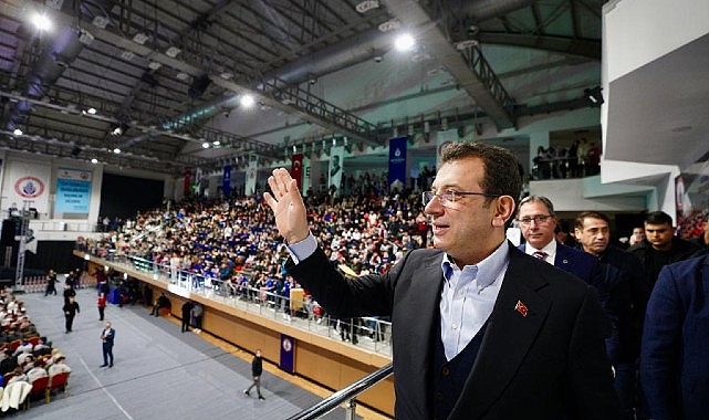 ekrem-imamoglu-spor-adil-ve-sportmence-mucadele-etme-bilincini-ogretiyor.jpg