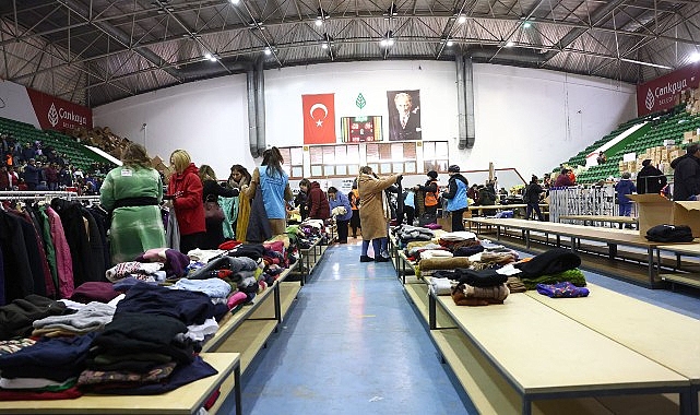 cankaya-belediyesi-depremzedelerin-acilarini-paylasmaya-devam-ediyor.jpg