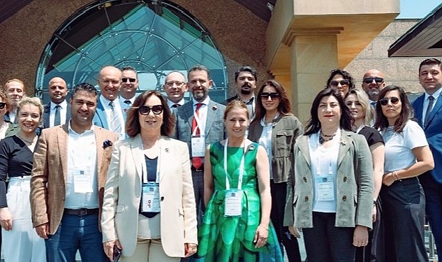 kadin-erkek-esittir-diyen-tepe-emlak-yatirim-yanindayiz-derneginin-kurumsal-uyeleri-arasinda-yerini-aldi.jpg