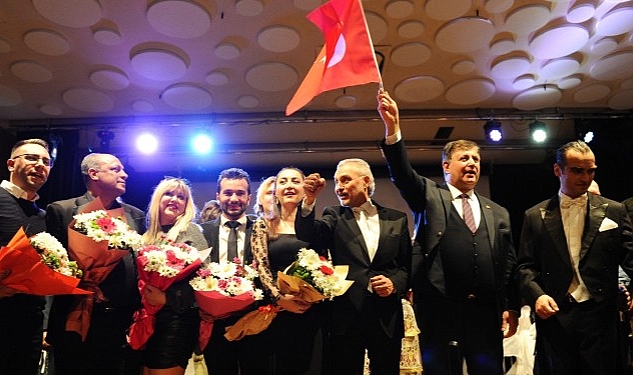 karsiyakada-18-marta-ozel-program-bir-ulusun-dogusu-canlandirildi.jpg