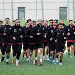 lider-aliagaspor-fk-cesme-belediyespor-macina-hazirlaniyor.jpg