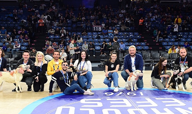 anadolu-efes-pawder-is-birligiyle-depremzede-kopekleri-sinan-erdem-spor-salonunda-agirladi.jpg
