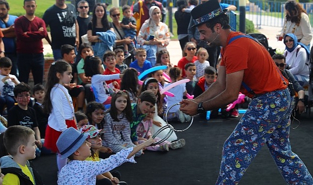 antalya-buyuksehir-belediyesinden-23-nisan-festivali.jpg