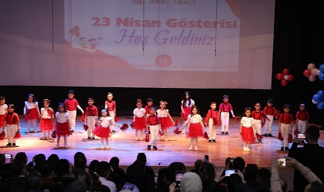 gul-kres-adasinin-minik-yurekleri-23-nisan-coskusunu-baslatti.jpg