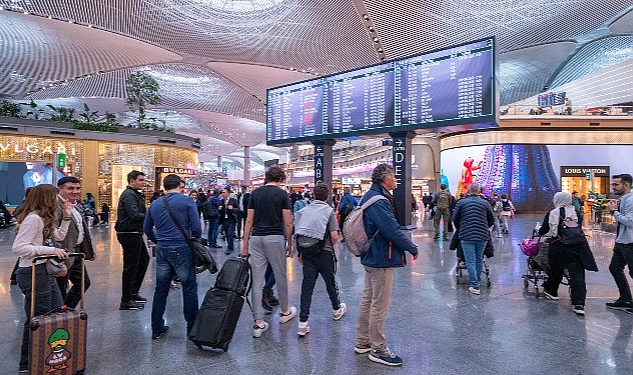 iga-istanbul-havalimaninda-bayram-mesaisi-5-bin-601-ucus-824-bin-yolcu.jpg