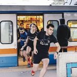 istanbul-metrosunda-nefes-kesen-yaris.jpg