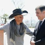 meksikali-roberto-depremdeki-izlenimlerini-karsiyakada-resmetti.jpg