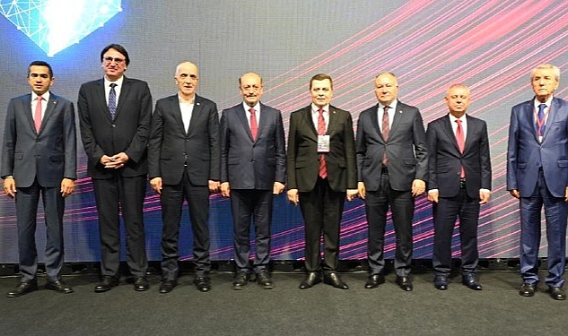 mess-yonetim-kurulu-baskani-ozgur-burak-akkol-hedefimiz-isci-sendikalari-ile-is-birligi-icinde-sektorde-uretimi-ve-istihdami-gelistirmek.jpg