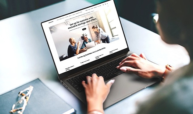 samsungun-turkiyede-de-olan-kobilere-ozel-online-magaza-hizmeti-30-ulkeye-genisledi.jpg